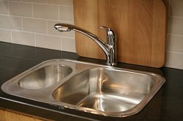 stainless steel kitchen sink